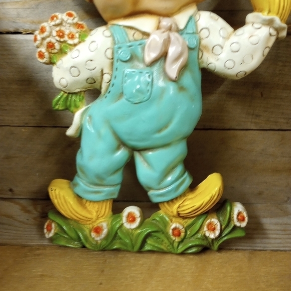 Vintage Scarecrow Boy Waving Plastic Figurine Wall Hanging Universal Statuary Co - Picture 3 of 6